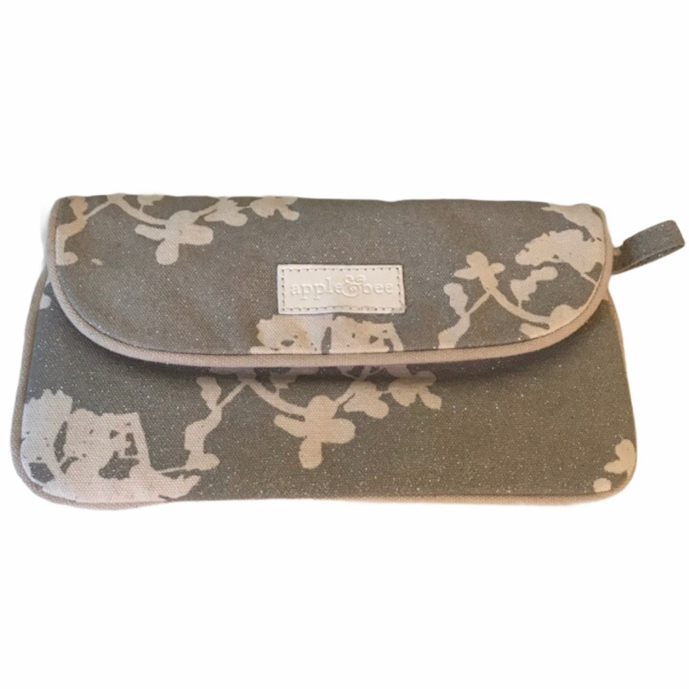 APPLE AND BEE Silver Gray Clutch